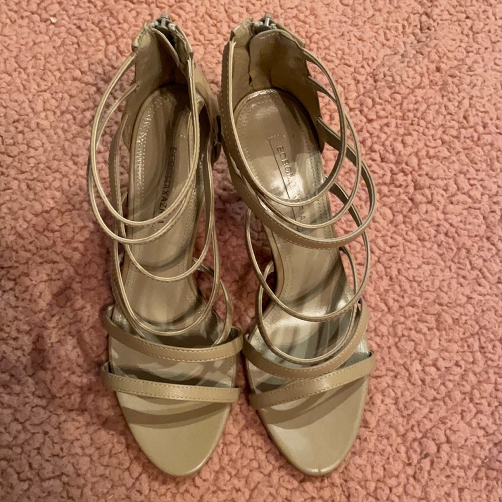 BCBGmaxazria nude strappy heels sz 9